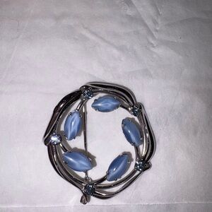 Vintage 12K gold-filled wreath brooch.